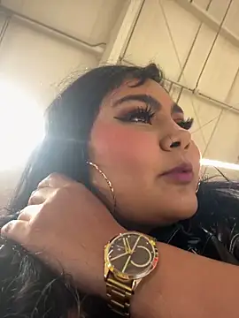 Snapshot of Tamara_Curvy chatting on 02-13-26, 01:45 Tamara Curvy online show from 02-13-26, 01:45