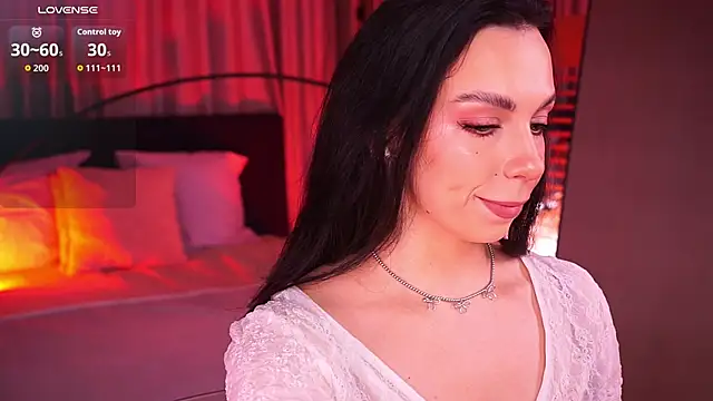 Snapshot of LunaNight chatting on 02-21-26, 08:32 LunaNight online show from 02-21-26, 08:32