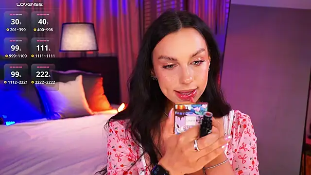 Snapshot of LunaNight chatting on 04-10-26, 08:24 LunaNight online show from 04-10-26, 08:24