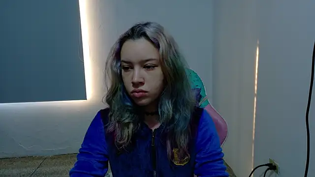 Snapshot of WandaDoll chatting on 03-24-26, 12:10 WandaDoll online show from 03-24-26, 12:10