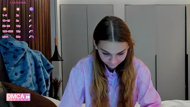 Molly sweetie online show from 11-25-25, 07:30