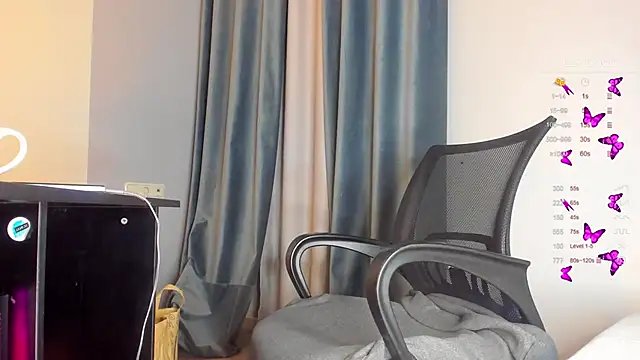 Snapshot of HunnyWifey chatting on 01-14-25, 10:12 HunnyWifey online show from 01-14-25, 10:12