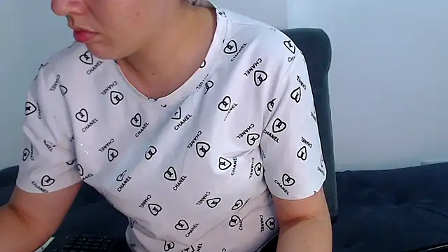 sofi-rojas1 online show from 11-06-25, 11:04