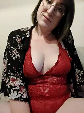 Snapshot of minierose chatting on 01-20-25, 04:01 minierose online show from 01-20-25, 04:01