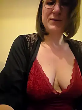 Snapshot of minierose chatting on 02-27-25, 07:12 minierose online show from 02-27-25, 07:12