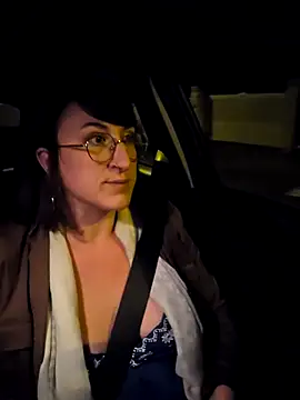 Snapshot of minierose chatting on 09-17-25, 04:47 minierose online show from 09-17-25, 04:47