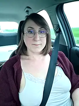 Snapshot of minierose chatting on 03-05-26, 05:42 minierose online show from 03-05-26, 05:42