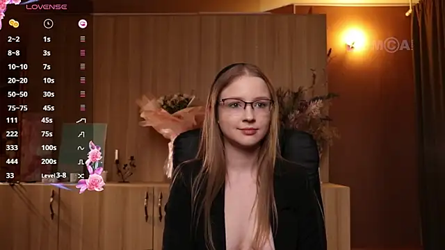 Snapshot of steffania- chatting on 02-05-25, 11:50 steffania- online show from 02-05-25, 11:50