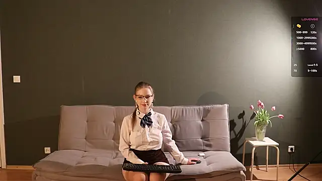 Snapshot of steffania- chatting on 03-13-26, 11:00 steffania- online show from 03-13-26, 11:00