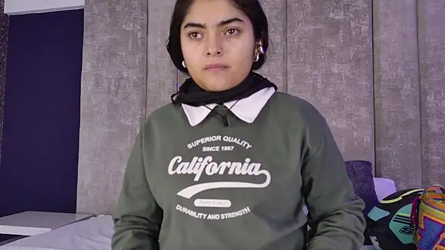 GiselOrtiz online show from 12-18-25, 10:21