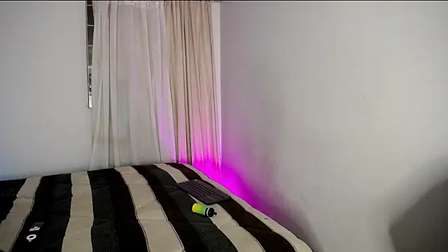 Snapshot of Pinkandyellowpokemon chatting on 02-24-25, 11:19 Pinkandyellowpokemon online show from 02-24-25, 11:19