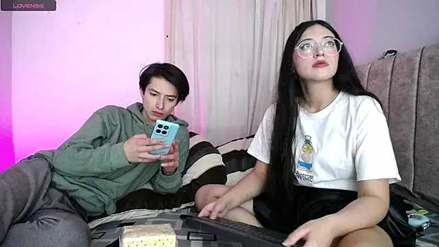 Snapshot of Pinkandyellowpokemon chatting on 09-24-25, 04:16 Pinkandyellowpokemon online show from 09-24-25, 04:16