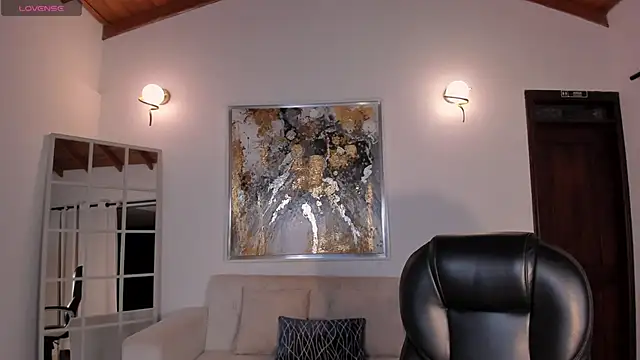 CorinneRusso online show from 01-07-25, 04:18