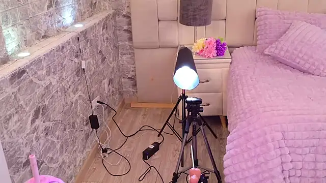 Snapshot of ZendayaGrey chatting on 10-17-25, 11:18 ZendayaGrey online show from 10-17-25, 11:18