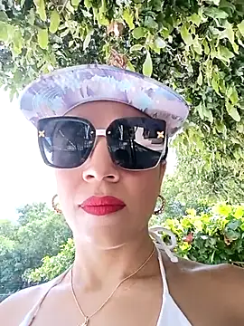  joanne and oliver  online show from 11-12-25, 05:24