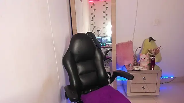 hellensexy online show from 03-08-25, 12:00