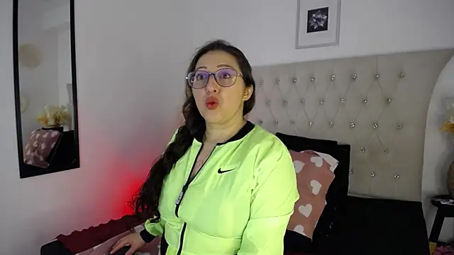AnnadirtyXo online show from 12-19-24, 04:56