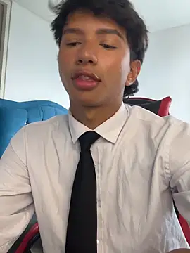 Leonarrrd 01 online show from 11-28-25, 05:37