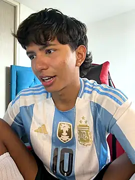 Leonarrrd 01 online show from 12-02-25, 08:26