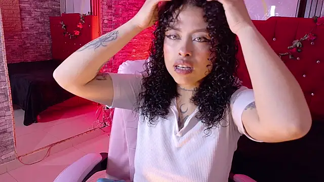 miahernadez303av online show from 06-19-26, 11:52