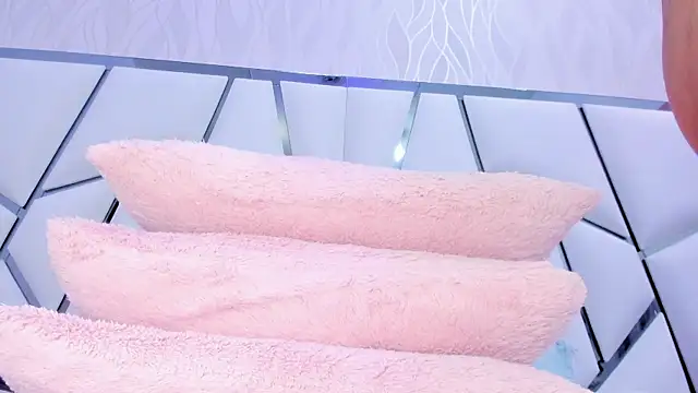  aurora18  online show from 01-22-25, 10:29