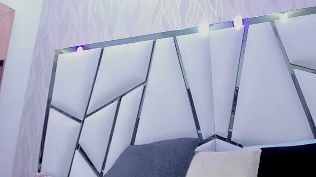  aurora18  online show from 02-01-25, 02:47