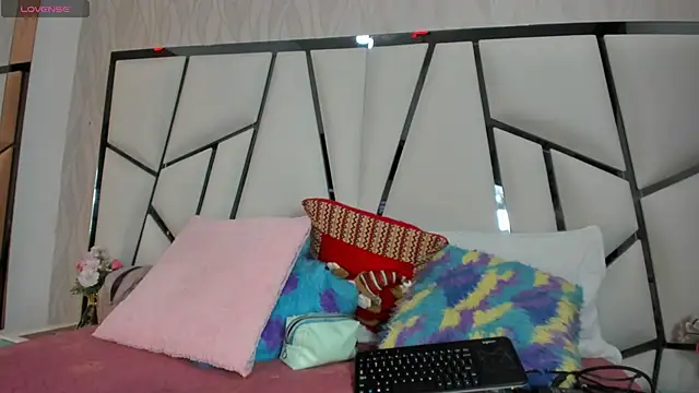  aurora18  online show from 01-09-26, 03:20