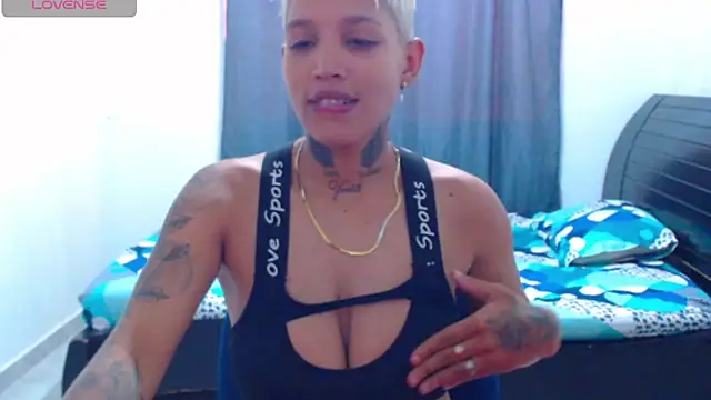 Snapshot of Dirty_Zoe chatting on 08-07-26, 10:12 Dirty Zoe online show from 08-07-26, 10:12