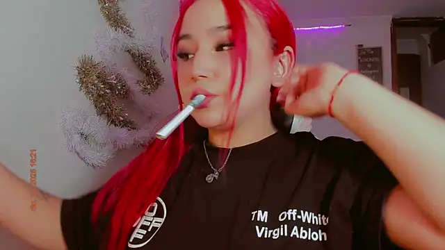 Snapshot of madisonx17 chatting on 12-13-25, 09:20 madisonx17 online show from 12-13-25, 09:20