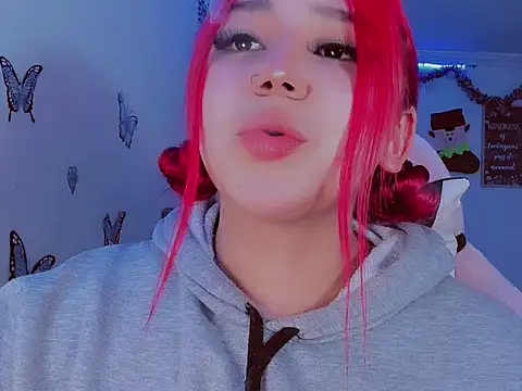 Snapshot of madisonx17 chatting on 01-16-26, 08:35 madisonx17 online show from 01-16-26, 08:35