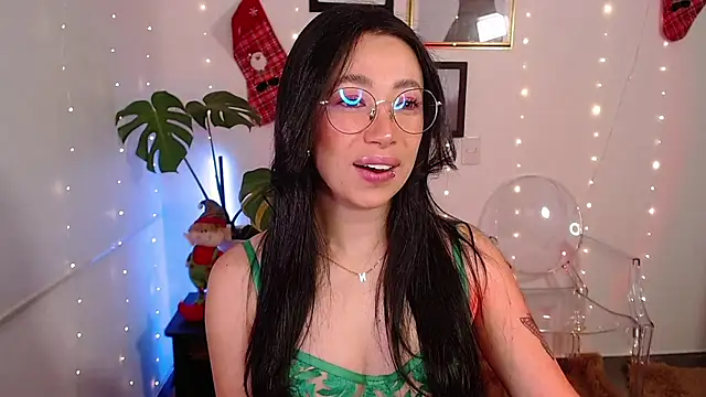 Snapshot of lilyy_evanss chatting on 12-13-24, 11:17 lilyy evanss online show from 12-13-24, 11:17