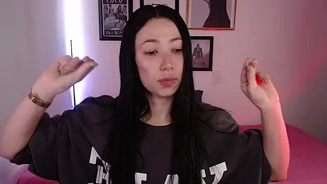 Snapshot of lilyy_evanss chatting on 01-28-25, 08:47 lilyy evanss online show from 01-28-25, 08:47