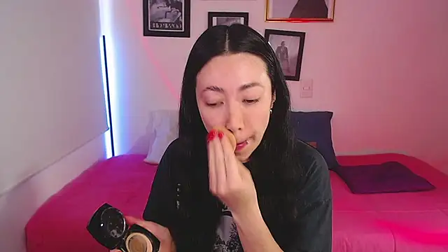 Snapshot of lilyy_evanss chatting on 02-19-25, 10:53 lilyy evanss online show from 02-19-25, 10:53