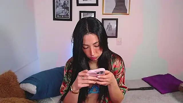 Snapshot of lilyy_evanss chatting on 03-17-25, 11:21 lilyy evanss online show from 03-17-25, 11:21