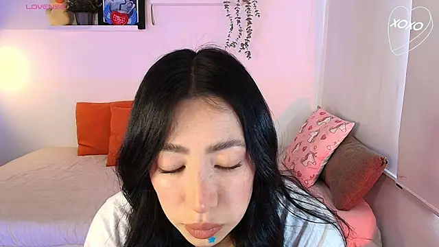 lilyy evanss online show from 04-09-26, 10:26