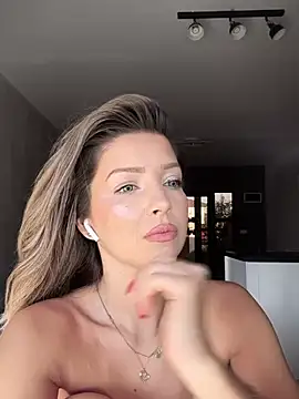 Snapshot of SonyaD_ chatting on 12-16-24, 08:41 SonyaD online show from 12-16-24, 08:41