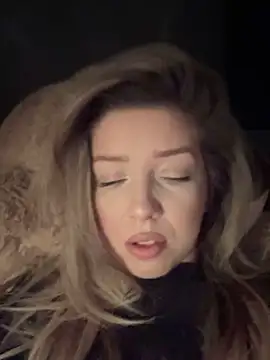 Snapshot of SonyaD_ chatting on 12-30-24, 04:42 SonyaD online show from 12-30-24, 04:42