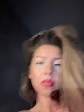 Snapshot of SonyaD_ chatting on 02-20-25, 05:23 SonyaD online show from 02-20-25, 05:23