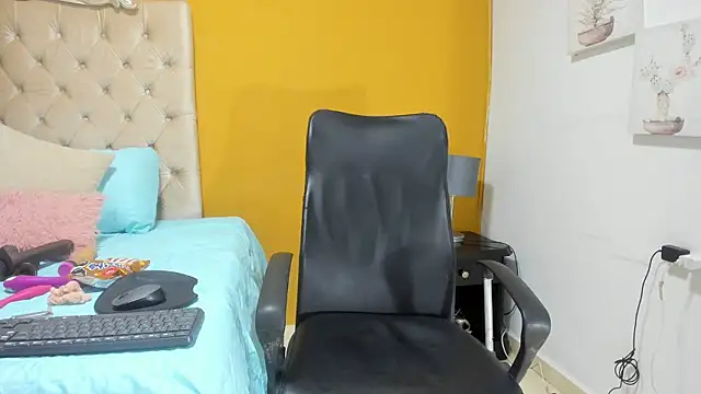 rousse sexyandhot online show from 01-09-26, 02:14