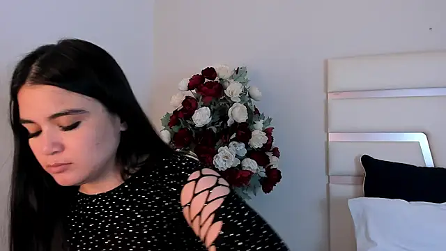 Snapshot of CamilaSofiia chatting on 01-17-25, 08:56 CamilaSofiia online show from 01-17-25, 08:56