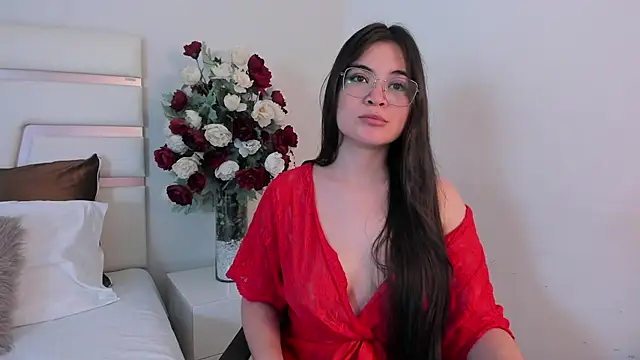 Snapshot of CamilaSofiia chatting on 02-10-25, 07:38 CamilaSofiia online show from 02-10-25, 07:38