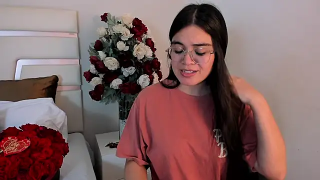 Snapshot of CamilaSofiia chatting on 02-18-25, 10:47 CamilaSofiia online show from 02-18-25, 10:47