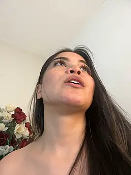 Snapshot of CamilaSofiia chatting on 03-16-25, 10:42 CamilaSofiia online show from 03-16-25, 10:42