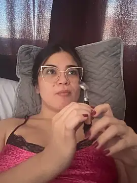 CamilaSofiia online show from 10-01-25, 05:08