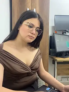 CamilaSofiia online show from 10-04-25, 07:34