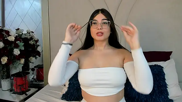 CamilaSofiia online show from 11-10-25, 08:08