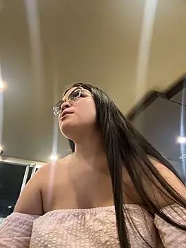 CamilaSofiia online show from 05-20-26, 11:44