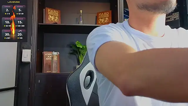 EdwardRoss  online show from 10-07-25, 07:11