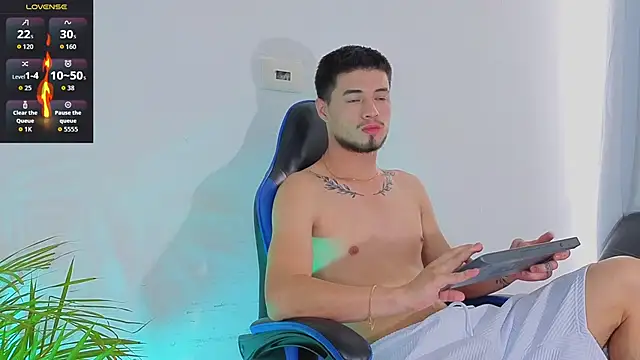 Snapshot of EdwardRoss_ chatting on 03-14-26, 03:39 EdwardRoss online show from 03-14-26, 03:39