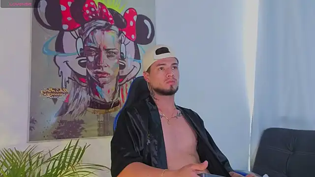 Snapshot of EdwardRoss_ chatting on 05-09-26, 09:20 EdwardRoss online show from 05-09-26, 09:20